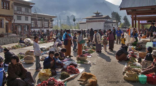 150-92404_Bhutan-Market