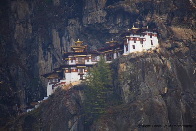 158-92459_Bhutan-Dzong